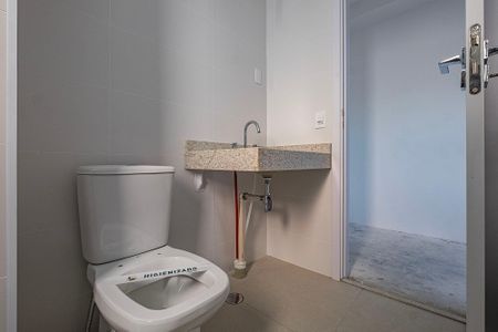 Apartamento à venda com 82m², 2 quartos e 1 vaga Apartamento à venda com 82m², 2 quartos e 1 vagaSuíte - Banheiro