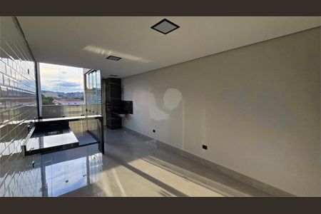 Casa à venda com 90m², 2 quartos e 2 vagas