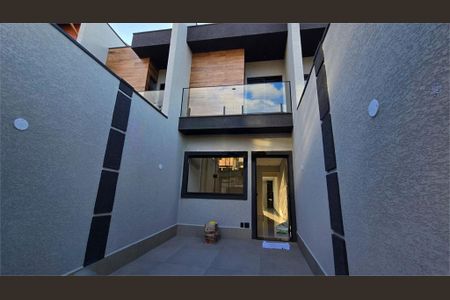 Casa à venda com 90m², 2 quartos e 2 vagas