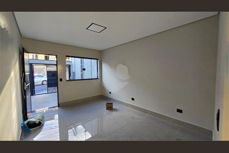 Casa à venda com 90m², 2 quartos e 2 vagas