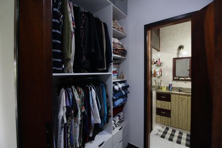 Casa de condomínio à venda com 256m², 4 quartos e 4 vagasQuarto 4 - Closet