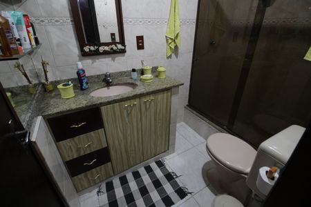 Casa de condomínio à venda com 256m², 4 quartos e 4 vagasQuarto 4 - Banheiro