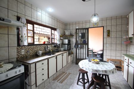 Casa de condomínio à venda com 256m², 4 quartos e 4 vagasCozinha