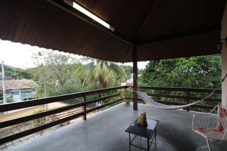 Casa de condomínio à venda com 256m², 4 quartos e 4 vagasQuarto 4 - Varanda