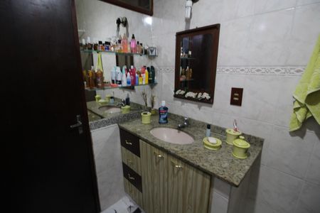 Casa de condomínio à venda com 256m², 4 quartos e 4 vagasQuarto 4 - Banheiro