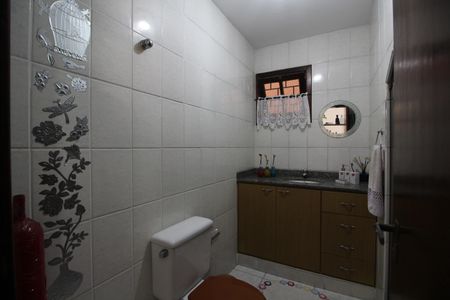 Casa de condomínio à venda com 256m², 4 quartos e 4 vagasBanheiro Social 2