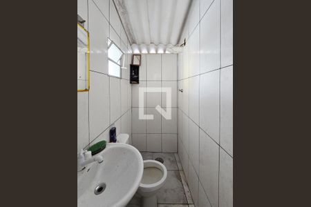 Banheiro de casa para alugar com 1 quarto, 45m² em Santa Terezinha, São Bernardo do Campo