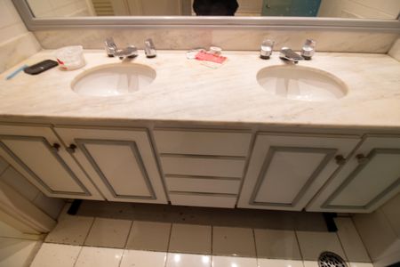 Apartamento à venda com 249m², 4 quartos e 4 vagasBanheiro da Suíte 3