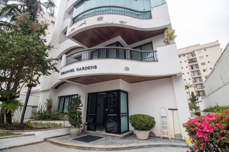 Apartamento à venda com 249m², 4 quartos e 4 vagasFachada e portaria