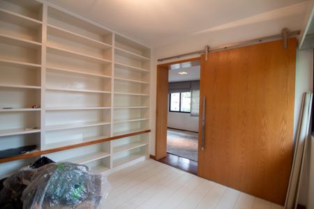 Apartamento à venda com 249m², 4 quartos e 4 vagasSala de TV / Escritório
