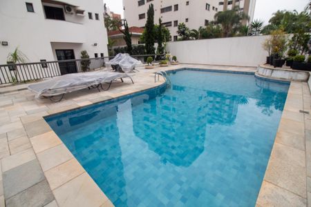 Apartamento à venda com 249m², 4 quartos e 4 vagasÁrea comum - Piscina