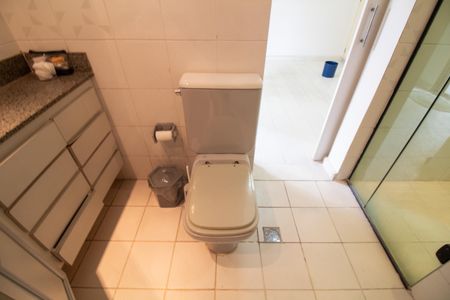 Apartamento à venda com 249m², 4 quartos e 4 vagasBanheiro da Suíte 1