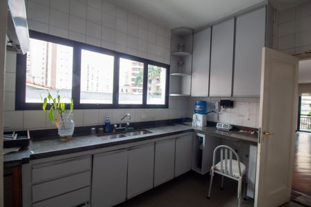 Apartamento à venda com 249m², 4 quartos e 4 vagasCozinha