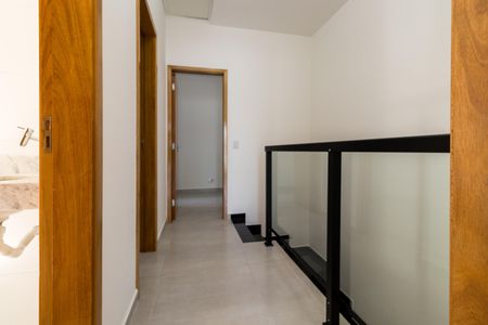 Casa à venda com 90m², 3 quartos e 2 vagas Casa à venda com 90m², 3 quartos e 2 vagasCorredor