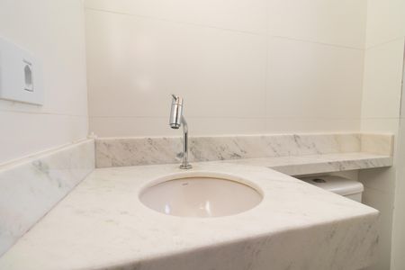 Casa à venda com 90m², 3 quartos e 2 vagas Casa à venda com 90m², 3 quartos e 2 vagasBanheiro da Suíte