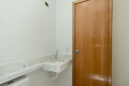 Casa à venda com 90m², 3 quartos e 2 vagas Casa à venda com 90m², 3 quartos e 2 vagasBanheiro Social