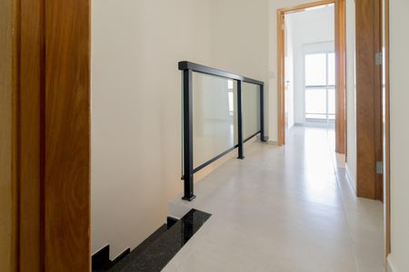 Casa à venda com 90m², 3 quartos e 2 vagas Casa à venda com 90m², 3 quartos e 2 vagasCorredor