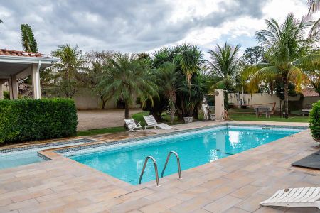 Casa para alugar com 2000m², 6 quartos e 4 vagas Casa para alugar com 2000m², 6 quartos e 4 vagasPiscina e área verde