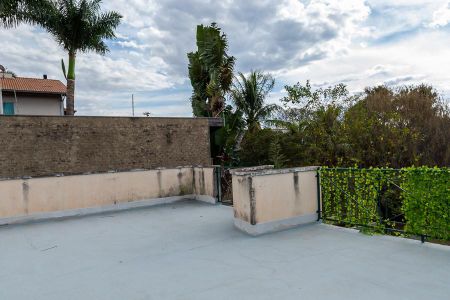 Casa para alugar com 2000m², 6 quartos e 4 vagas Casa para alugar com 2000m², 6 quartos e 4 vagasTerraço