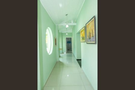 Casa para alugar com 2000m², 6 quartos e 4 vagas Casa para alugar com 2000m², 6 quartos e 4 vagasCorredor para os quartos