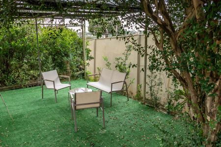 Casa para alugar com 2000m², 6 quartos e 4 vagas Casa para alugar com 2000m², 6 quartos e 4 vagasPergolado com mesa e cadeiras