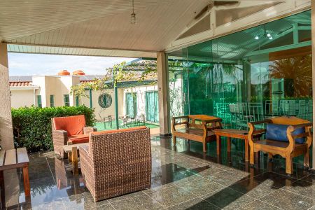 Casa para alugar com 2000m², 6 quartos e 4 vagas Casa para alugar com 2000m², 6 quartos e 4 vagasVaranda