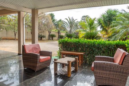 Casa para alugar com 2000m², 6 quartos e 4 vagas Casa para alugar com 2000m², 6 quartos e 4 vagasVaranda