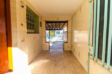 Casa à venda com 162m², 3 quartos e 2 vagas Casa à venda com 162m², 3 quartos e 2 vagasHall