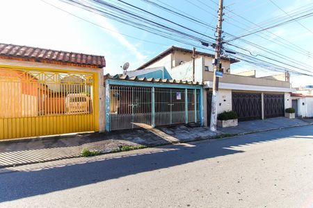 Casa à venda com 162m², 3 quartos e 2 vagas Casa à venda com 162m², 3 quartos e 2 vagasFachada + Plaquinha