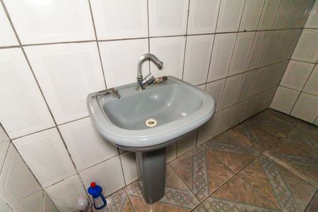 Casa à venda com 162m², 3 quartos e 2 vagas Casa à venda com 162m², 3 quartos e 2 vagasBanheiro Social