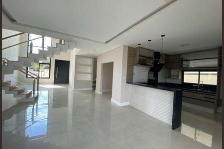 Casa de condomínio à venda com 282m², 4 quartos e 4 vagasFoto 01
