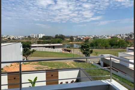 Casa de condomínio à venda com 282m², 4 quartos e 4 vagasFoto 01
