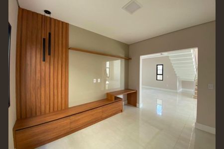 Casa de condomínio à venda com 282m², 4 quartos e 4 vagasFoto 01