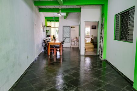 Casa para alugar com 273m², 1 quarto e 3 vagasQuintal - Varanda
