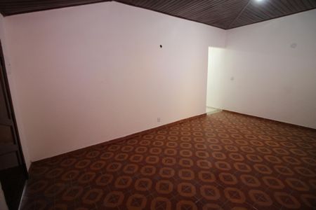 Casa à venda com 300m², 2 quartos e 5 vagasSala