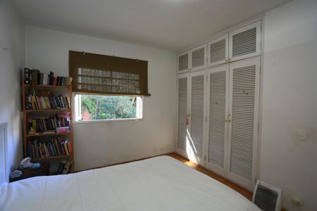 Casa à venda com 240m², 3 quartos e 6 vagasSuíte