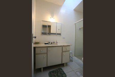 Casa à venda com 240m², 3 quartos e 6 vagasBanheiro