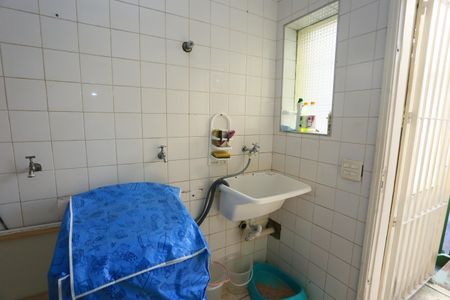 Casa à venda com 240m², 3 quartos e 6 vagasÁrea de Serviço