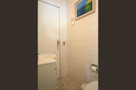 Casa à venda com 240m², 3 quartos e 6 vagasLavabo