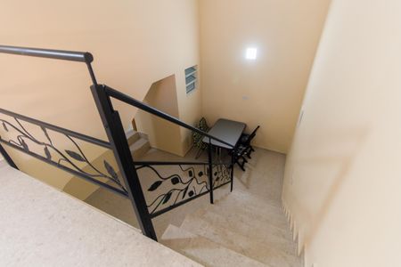 Casa para alugar com 40m², 2 quartos e sem vagaEscada