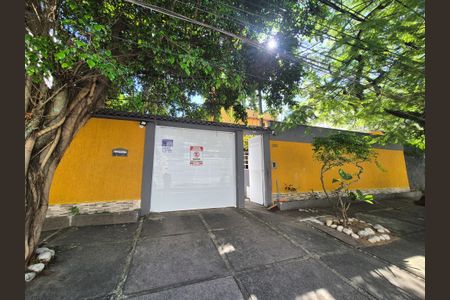 Casa de condomínio à venda com 146m², 3 quartos e 1 vagaFachada