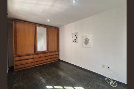 Casa de condomínio à venda com 146m², 3 quartos e 1 vagaSuite 1