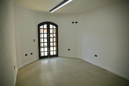 Casa à venda com 150m², 2 quartos e 2 vagasSala