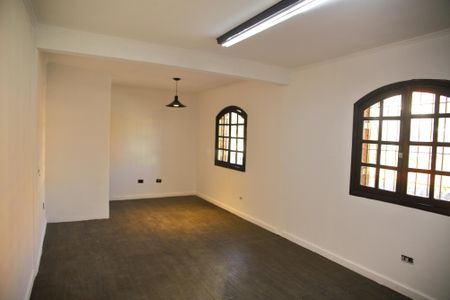 Casa à venda com 150m², 2 quartos e 2 vagasSuíte