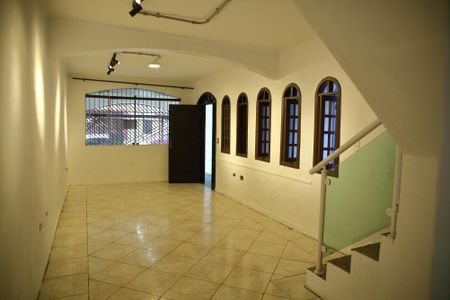 Casa à venda com 150m², 2 quartos e 2 vagasSala