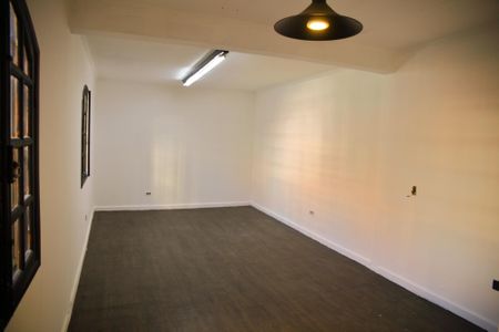 Casa à venda com 150m², 2 quartos e 2 vagasSuíte