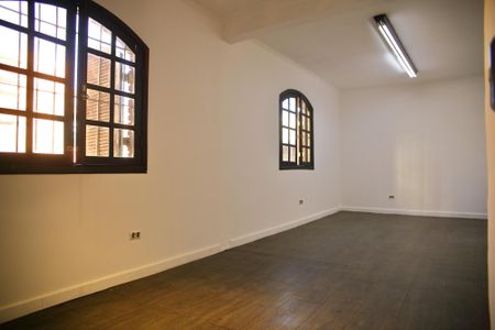 Casa à venda com 150m², 2 quartos e 2 vagasSuíte