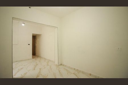 Casa para alugar com 70m², 1 quarto e sem vaga Casa para alugar com 70m², 1 quarto e sem vagaSala