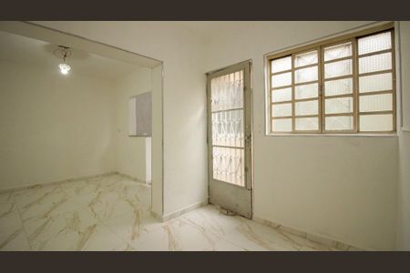 Casa para alugar com 70m², 1 quarto e sem vaga Casa para alugar com 70m², 1 quarto e sem vagaSala