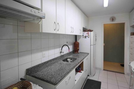Apartamento à venda com 90m², 3 quartos e 2 vagasCozinha